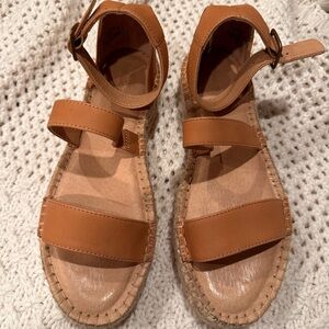 SOLUDOS  STRAPY Women's Tan Sandals SIZE 8
